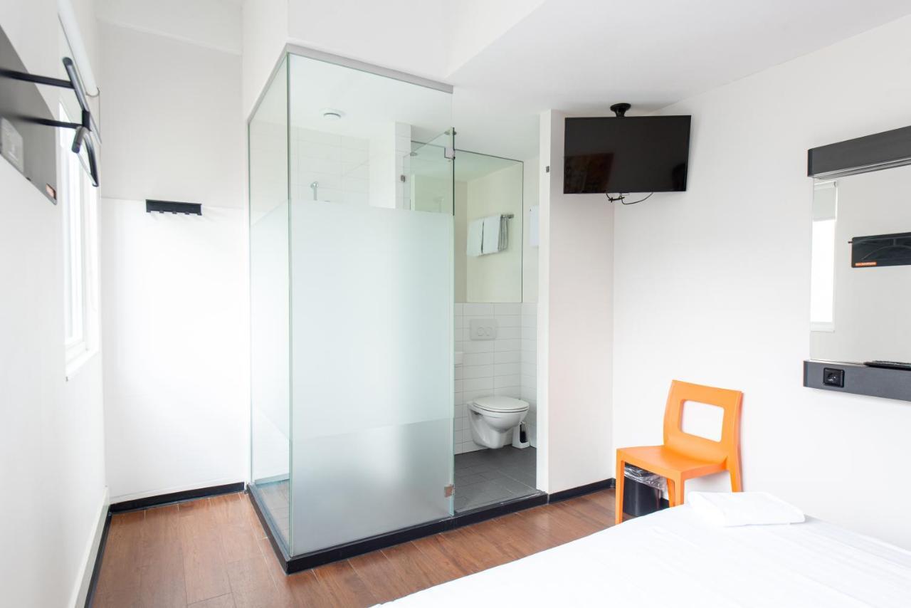 Easyhotel Amsterdam City Centre South Экстерьер фото