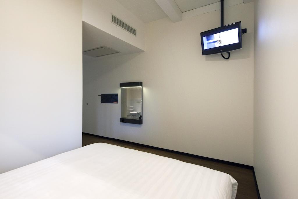 Easyhotel Amsterdam City Centre South Экстерьер фото