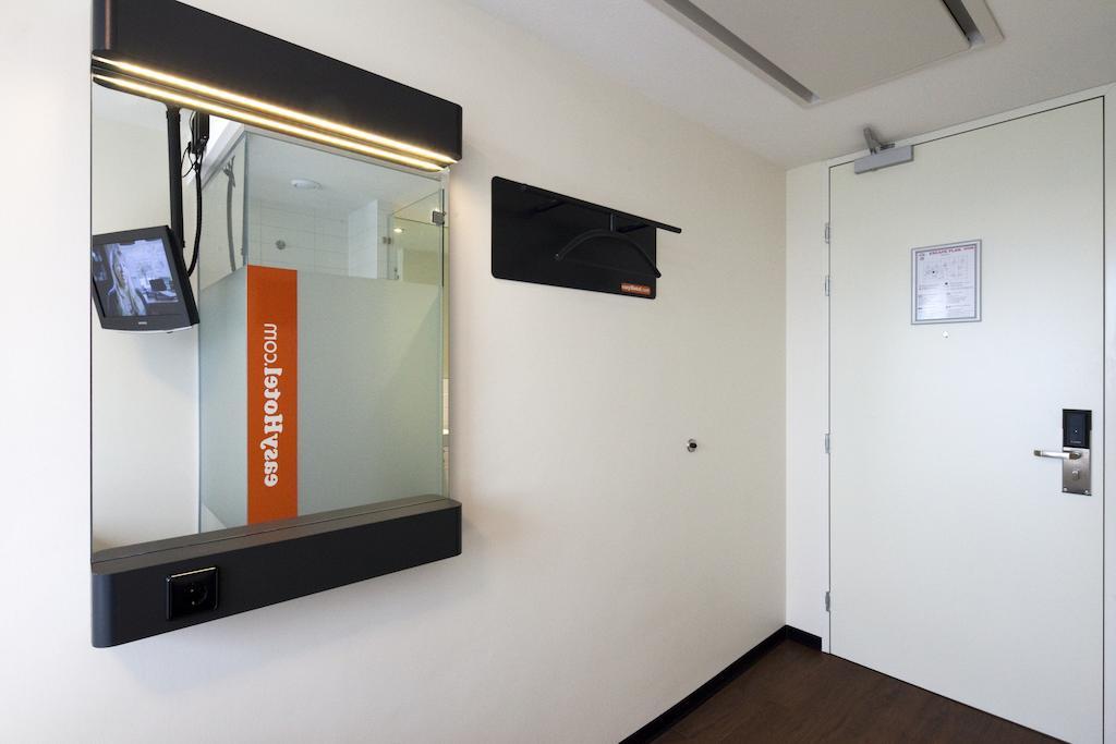 Easyhotel Amsterdam City Centre South Экстерьер фото